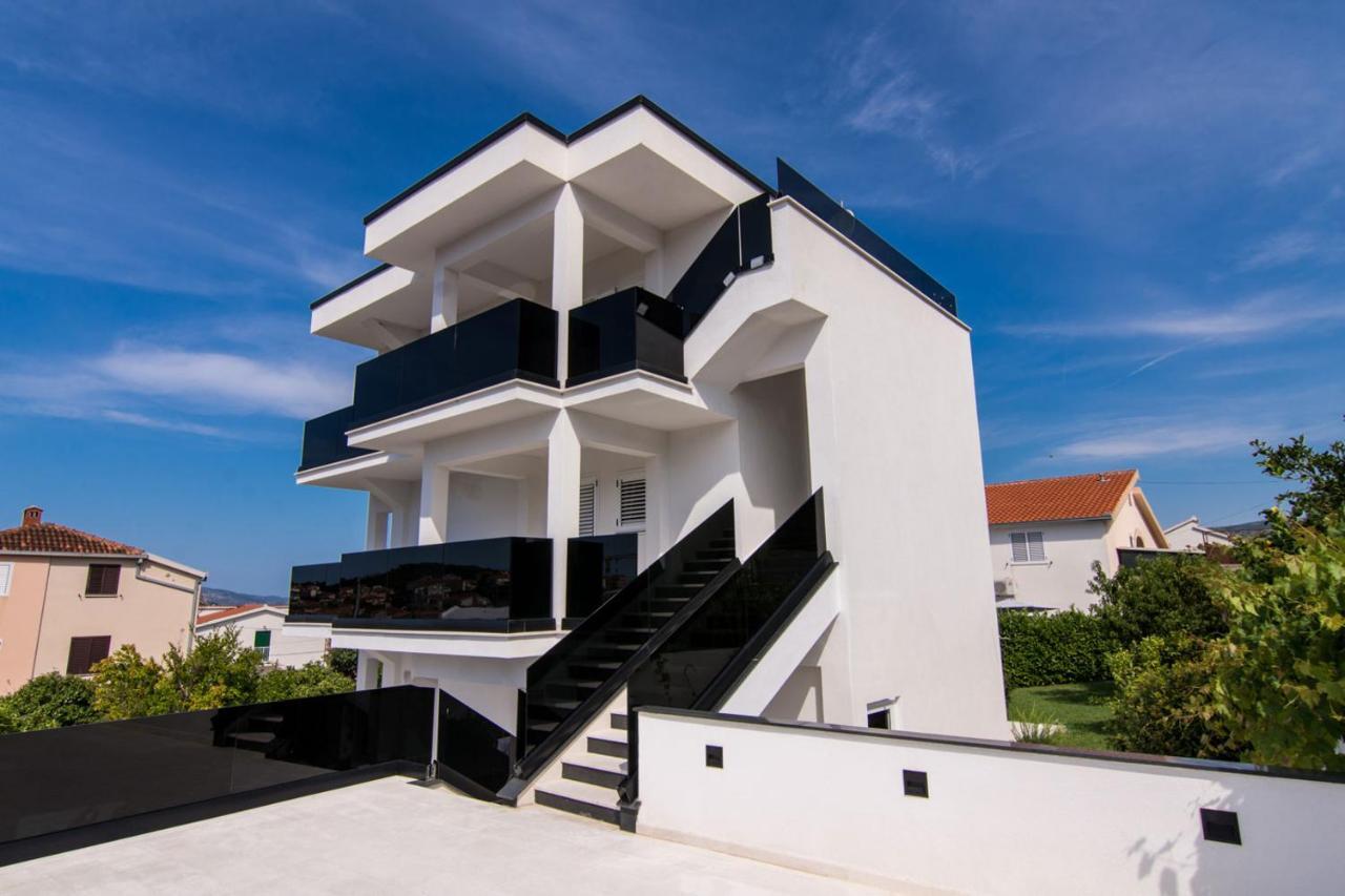 Black Apartman